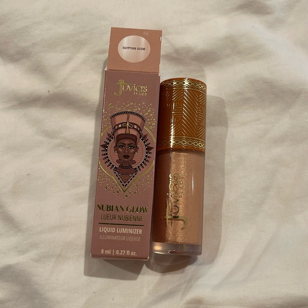 Juvias place Nubian glow liquid luminizer in Egyptian glow
